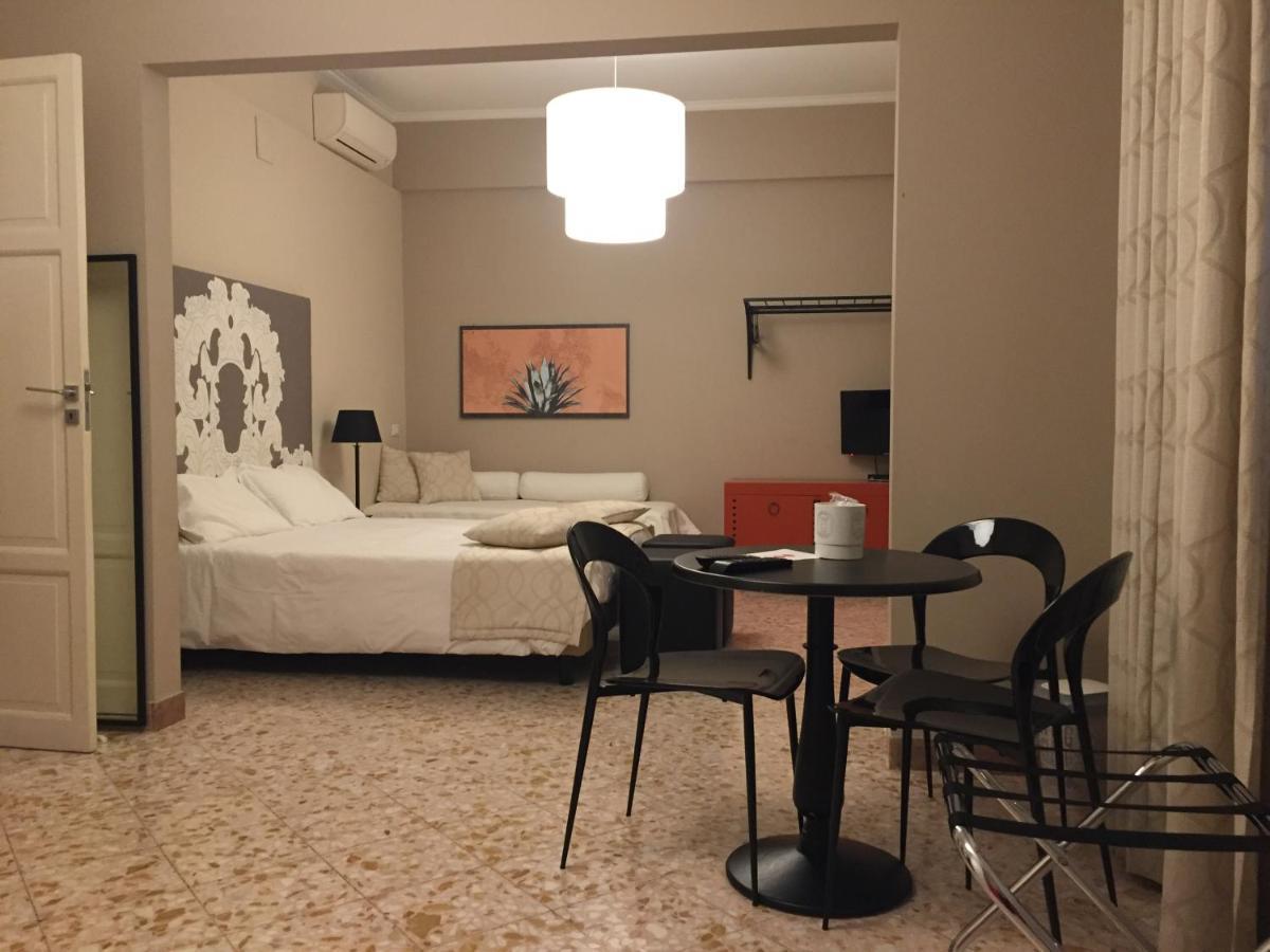 Due Cani Apartment Palermo Exterior photo